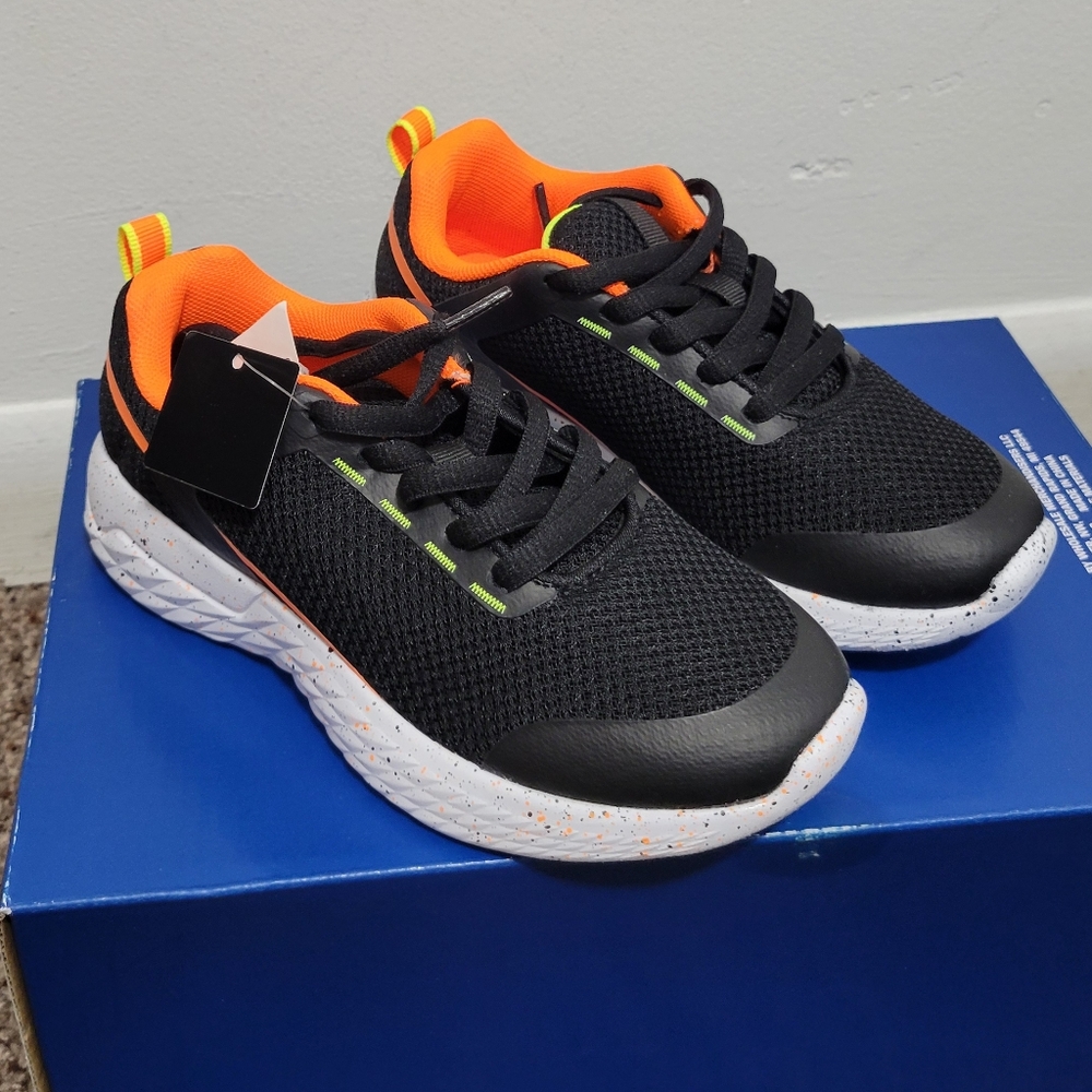 MTA Sport Kids Black and Orange Athletic Shoes sz 13